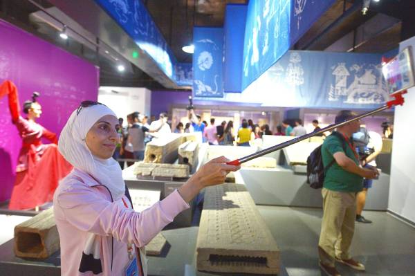 ˼壺֮Ȼ֤ʷġĴתۡ