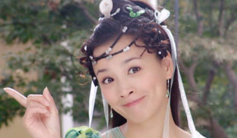 张庭女儿晒跳舞视频，自信大方又美丽，网友：