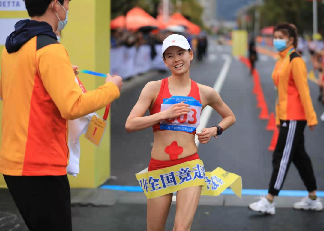 Countrywide walk tounament fires a shot to surpass! In pairs of rainbow of first days of Yang Jiayu Liu breaks world record, wang Kai China breaks countrywide record