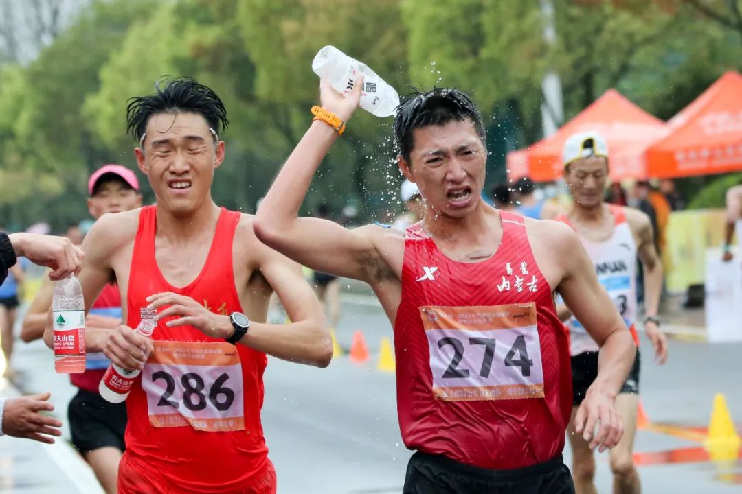 Countrywide walk tounament fires a shot to surpass! In pairs of rainbow of first days of Yang Jiayu Liu breaks world record, wang Kai China breaks countrywide record