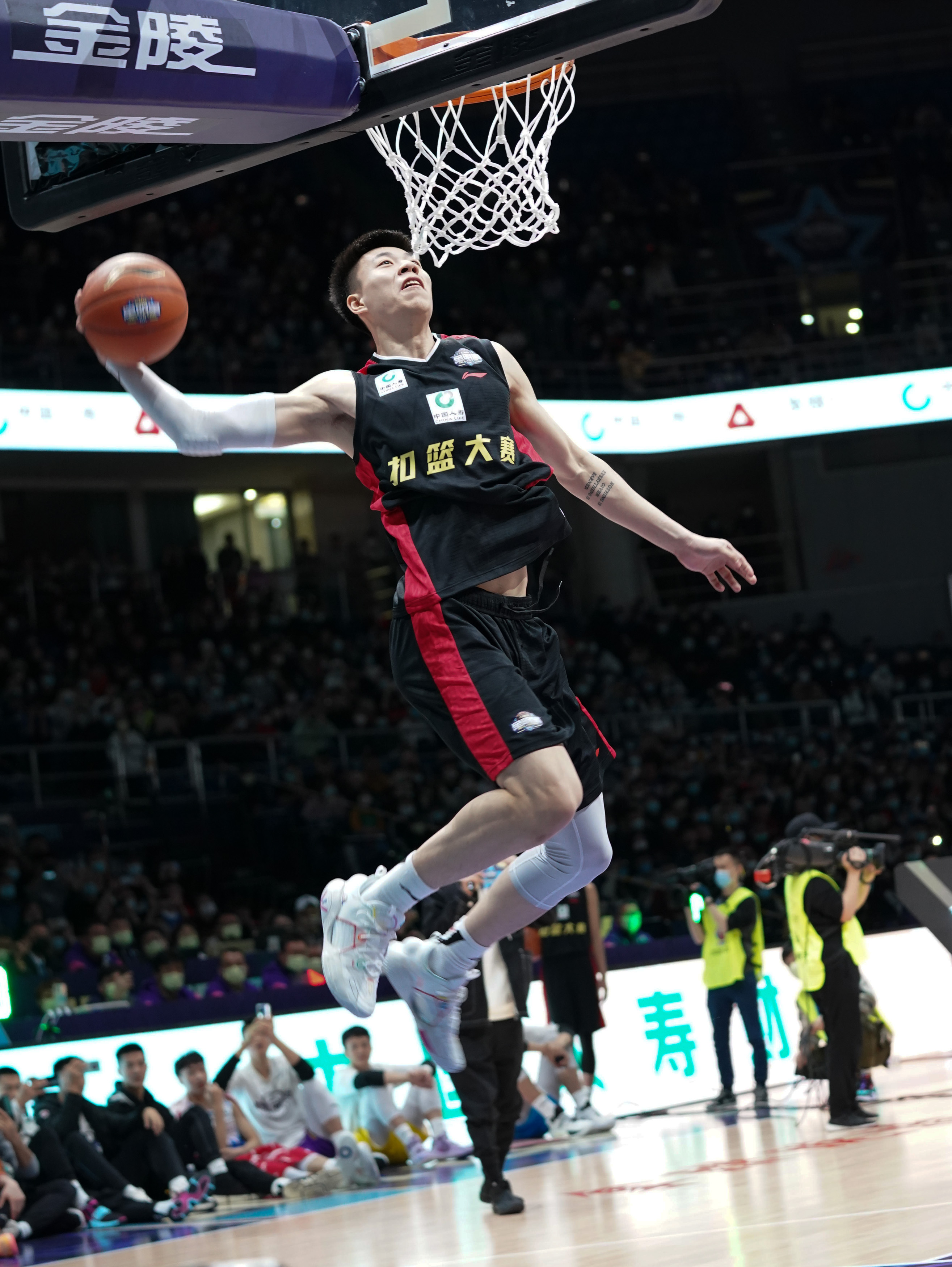 Basketball -- contest of CBA complete star: Zhang Zhenlin wins championship of the contest that buckle basket