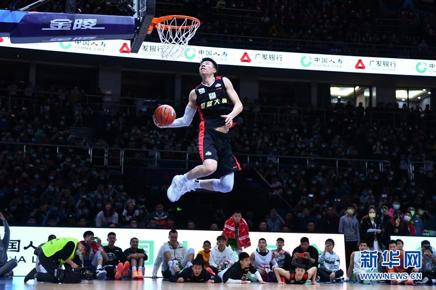 Complete star surpasses CBA: Zhang Zhenlin wins championship of the contest that buckle basket