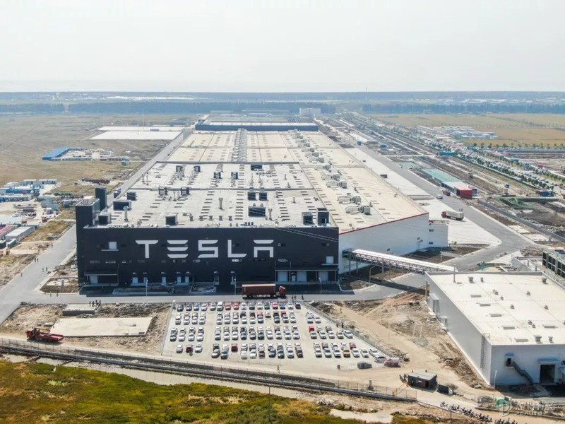 马斯克无视中国消费者声讨，却对一纸通知认怂