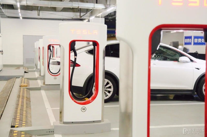 马斯克无视中国消费者声讨，却对一纸通知认怂