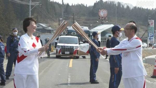 Holy fire delivers Tokyo Olympic Games successive fire of two days of emperor goes out