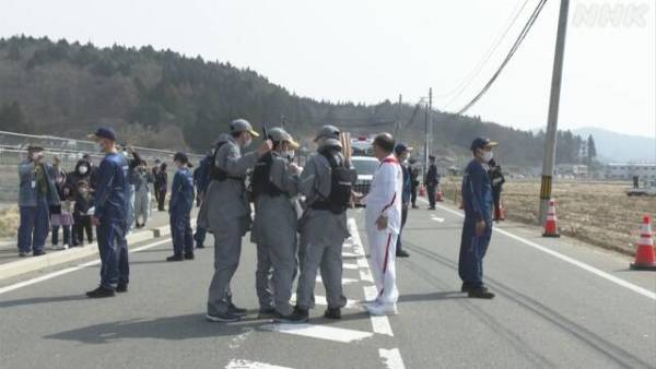 Holy fire delivers Tokyo Olympic Games successive fire of two days of emperor goes out