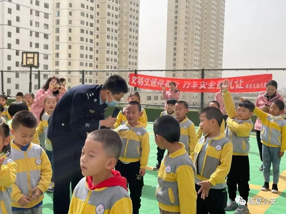 【我为群众办实事】全州公安机关开展“全国中小学生安全教育日”主题宣传活动