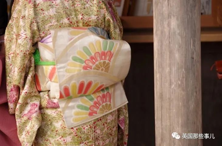 Wooden village develop the daughter wears high-heeled shoes to step on kimono to meet with clapperclaw, enter creation camp does one collect earn 3 million? 