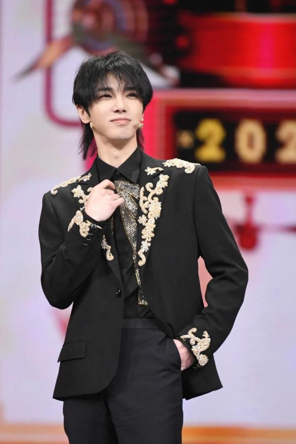 Yang Ying, Jiang Xin presents as leading role 4 beauty play turn " ace is right ace " , 7 fairy play staffs get together again after seventeen years