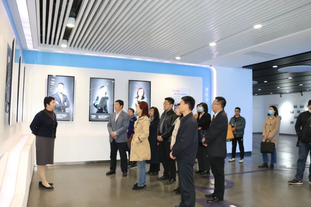 市委党校到济南新材料产业园区参观调研