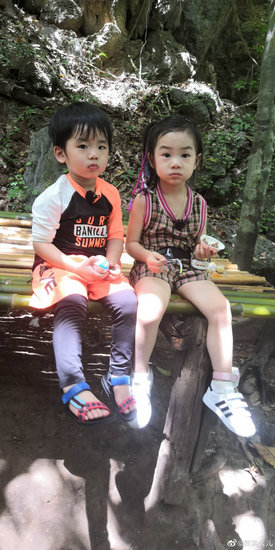 The letter style of drawing or writing that Huang Ying basks in a son to write good friend Lucky is puerile amusing netizen