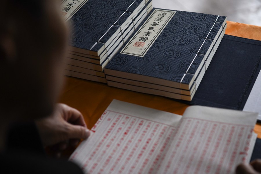 “诗仙”守墓人：一诺千年的守护