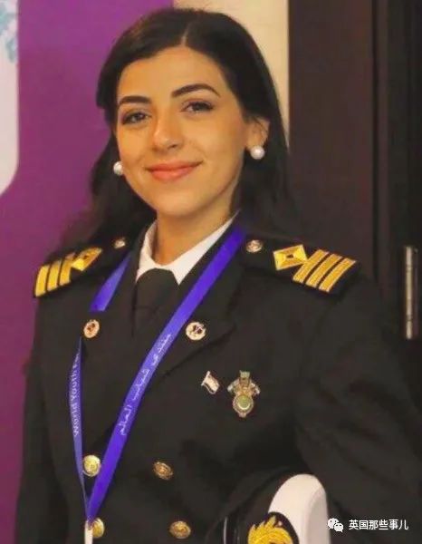 巨轮搁浅苏伊士运河，这位女船长根本不在现场