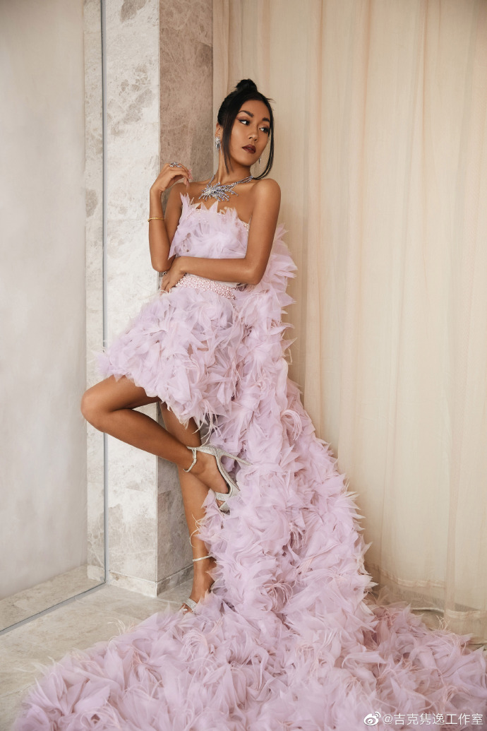 Dispatch of ease of auspicious gram Juan says the shoulder that be patted by new man strikes up a conversation remind a schoolgirl to had protected her