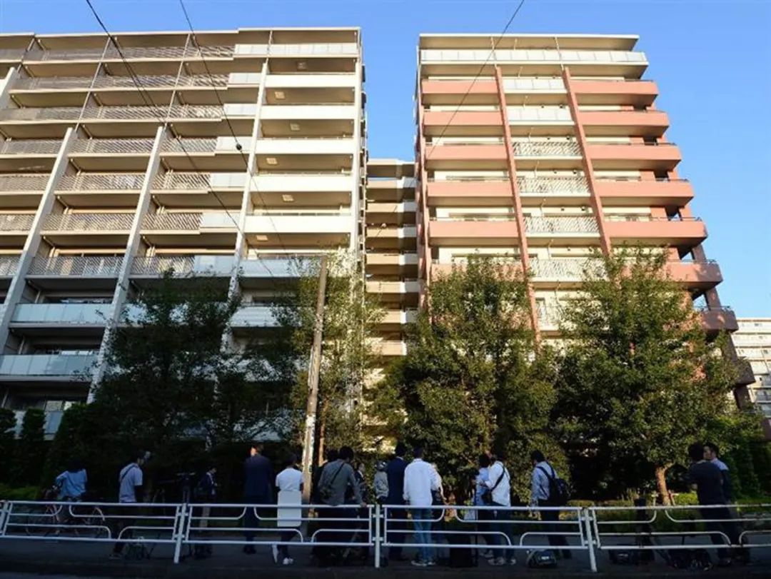 日本人可能把一辈子的躬都鞠完了......