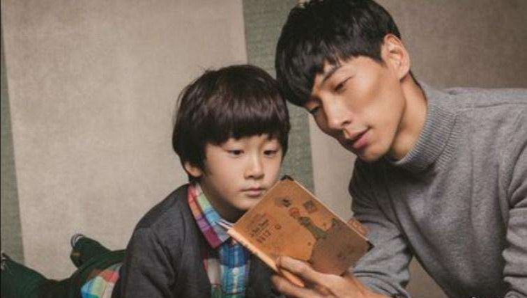 13歲天天近照，與同學對比身高優越，長相成熟變化大到認不出