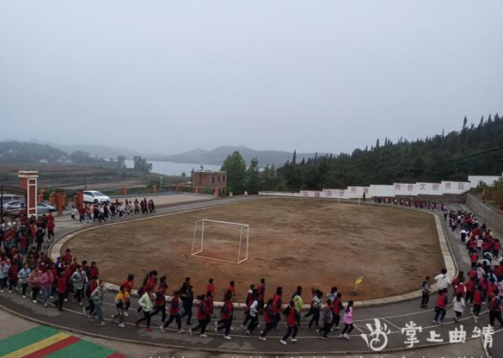 沾益區(qū)炎方鄉(xiāng)麥地小學(xué)：讓孩子快樂(lè)成長(zhǎng)(圖1)