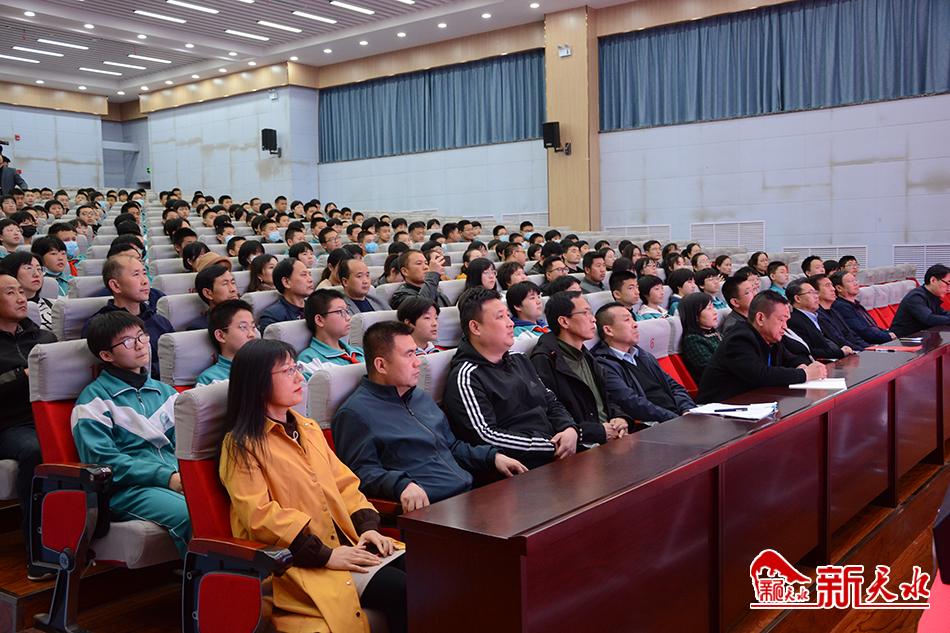 天水市逸夫中学教师图片