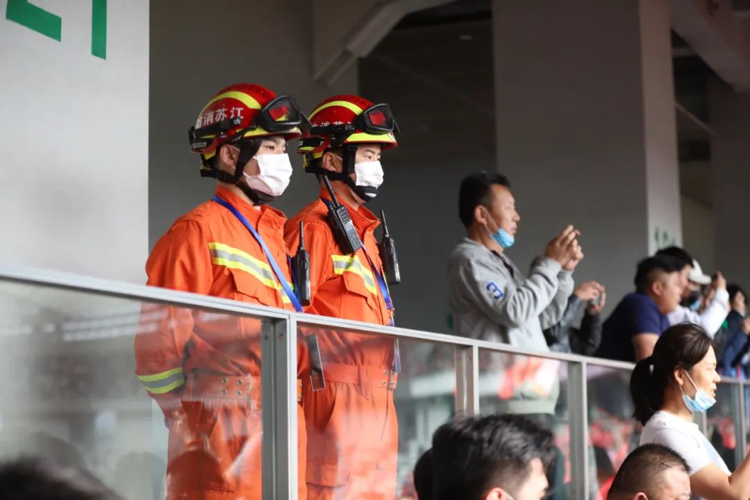 铿锵玫瑰绽放，消防前置备勤