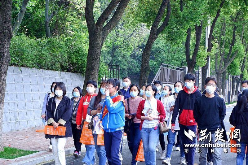 武漢市第十四中學(xué)怎么樣?開放日的紅色印記(圖3)