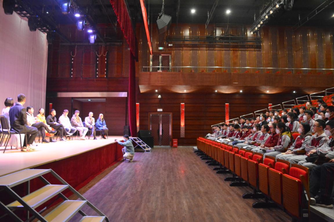 株洲市南方中學(xué)青年學(xué)子這樣學(xué)黨史(圖5) 株洲市南方中學(xué)青年學(xué)子這樣學(xué)黨史(圖5)