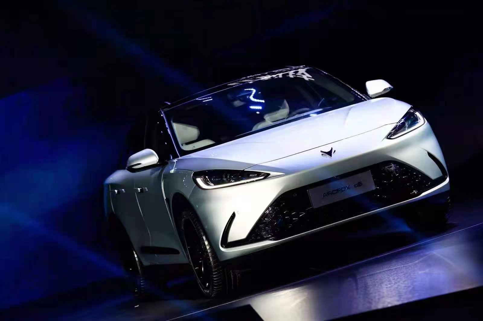 上海車展的交鋒：“觸電”駛向智能賽道