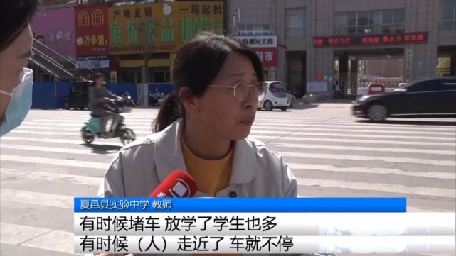 为了孩子上学安全，家长自费百万建天桥：“没告诉孩子，怕孩子飘”