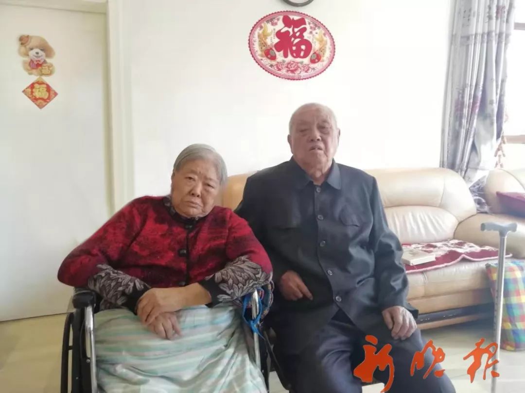 1元纸币上的女拖拉机手原型曝光，原来是她