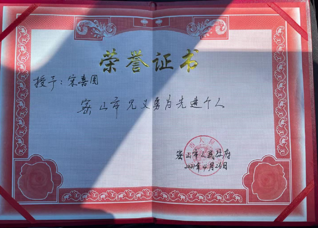 “虎口救人”的大哥火了！本人回應(yīng)
