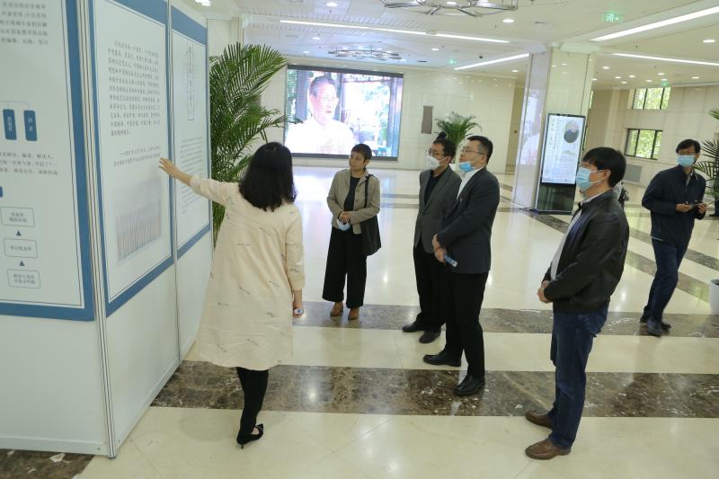 《中华传统文化百部经典》编纂出版成果展暨专家讲座在首图举行