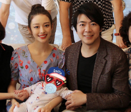 郎朗吉娜混血兒子首曝光，吉娜產後恢復似仙女，郎朗瘦成瓜子臉