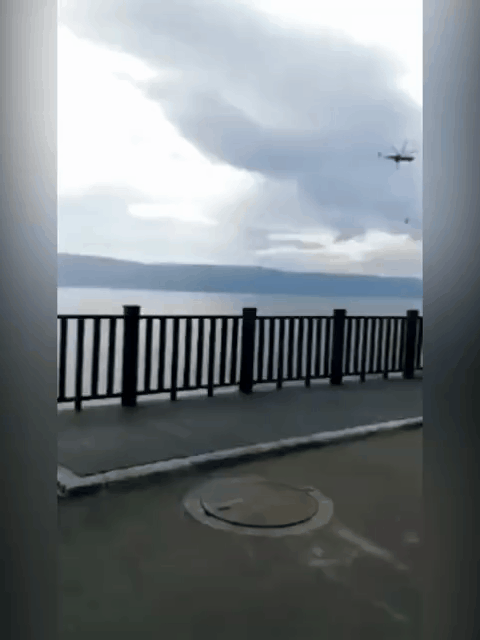 云南一滅火直升機(jī)墜入洱海！傷亡不明，多部門全力救援