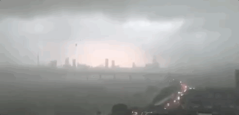 武汉通报大风中吊篮撞楼2人死亡：项目负责人已