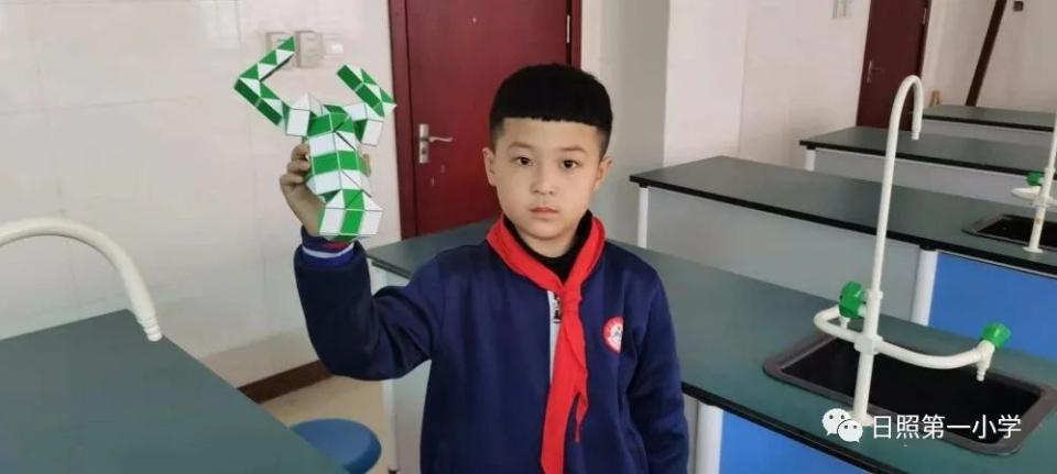 东港区第一小学好不好?开展益智器具比赛(图6)