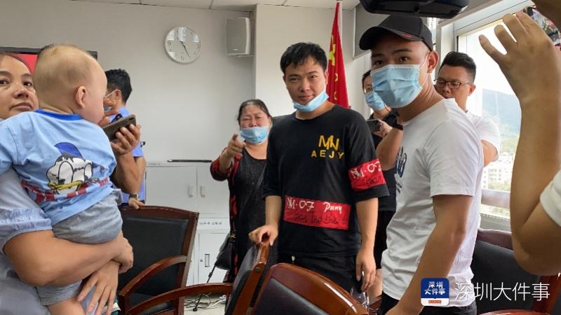 认亲会上小伙解开22年悬疑：反复梦见的是被拐前生父的背影