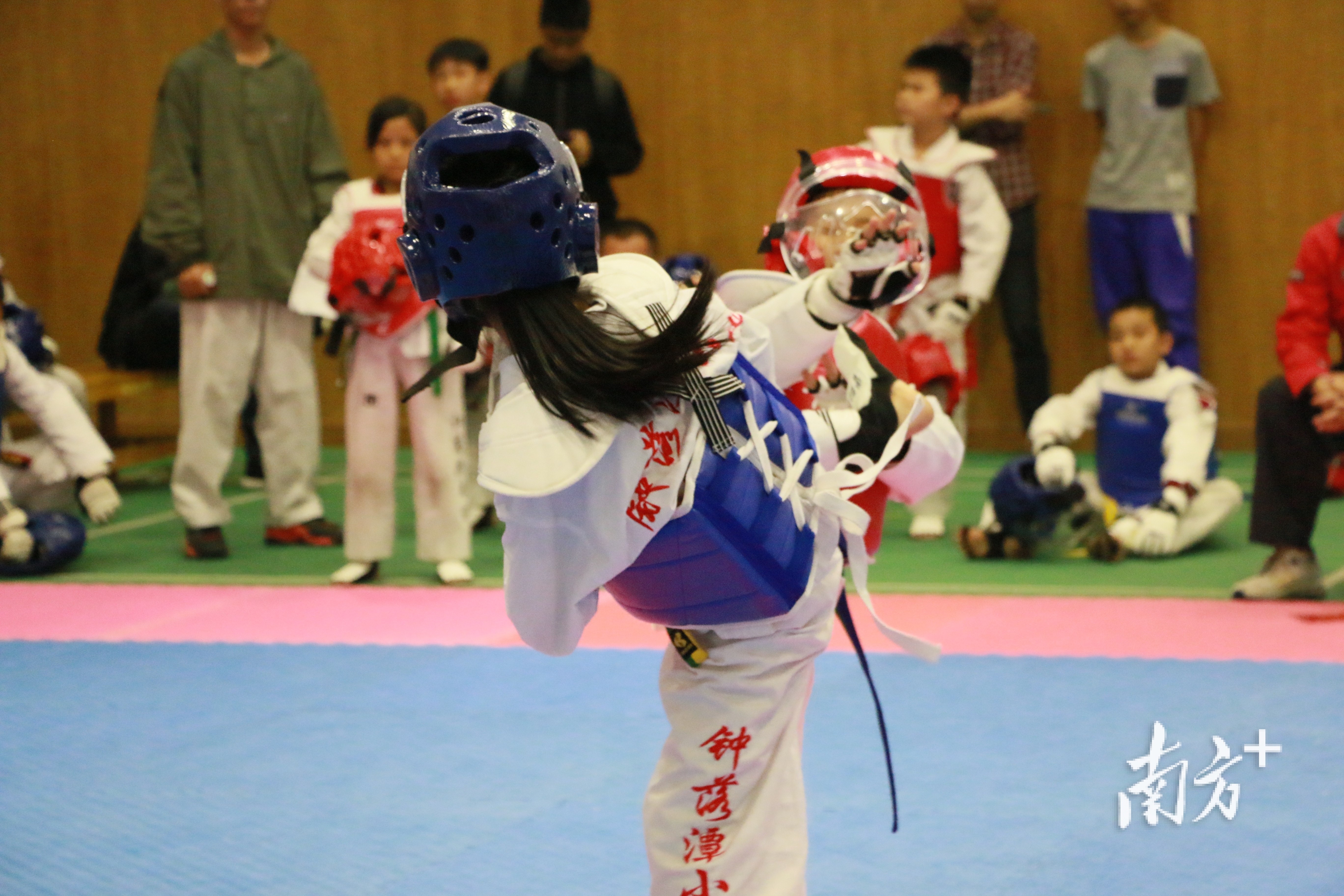 廣東省第二師范附屬小學培養(yǎng)有情懷的現(xiàn)代小公民(圖3) 廣東省第二師范附屬小學培養(yǎng)有情懷的現(xiàn)代小公民(圖3)