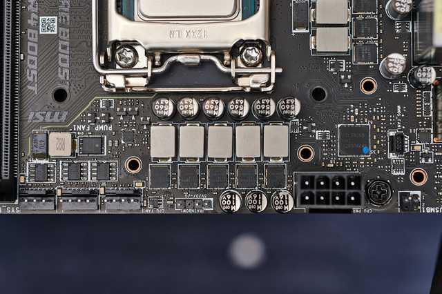 暴躁小正太，微星MEG Z590I UNIFY初上手