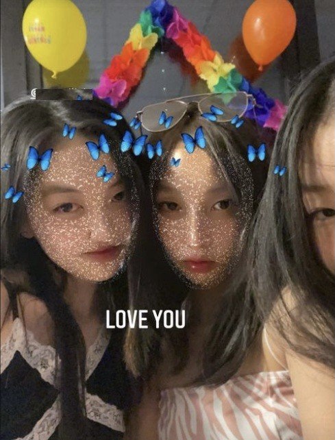 李嫣開派對慶15歲生日，穿吊帶化濃妝，顏值逆襲美到認不出