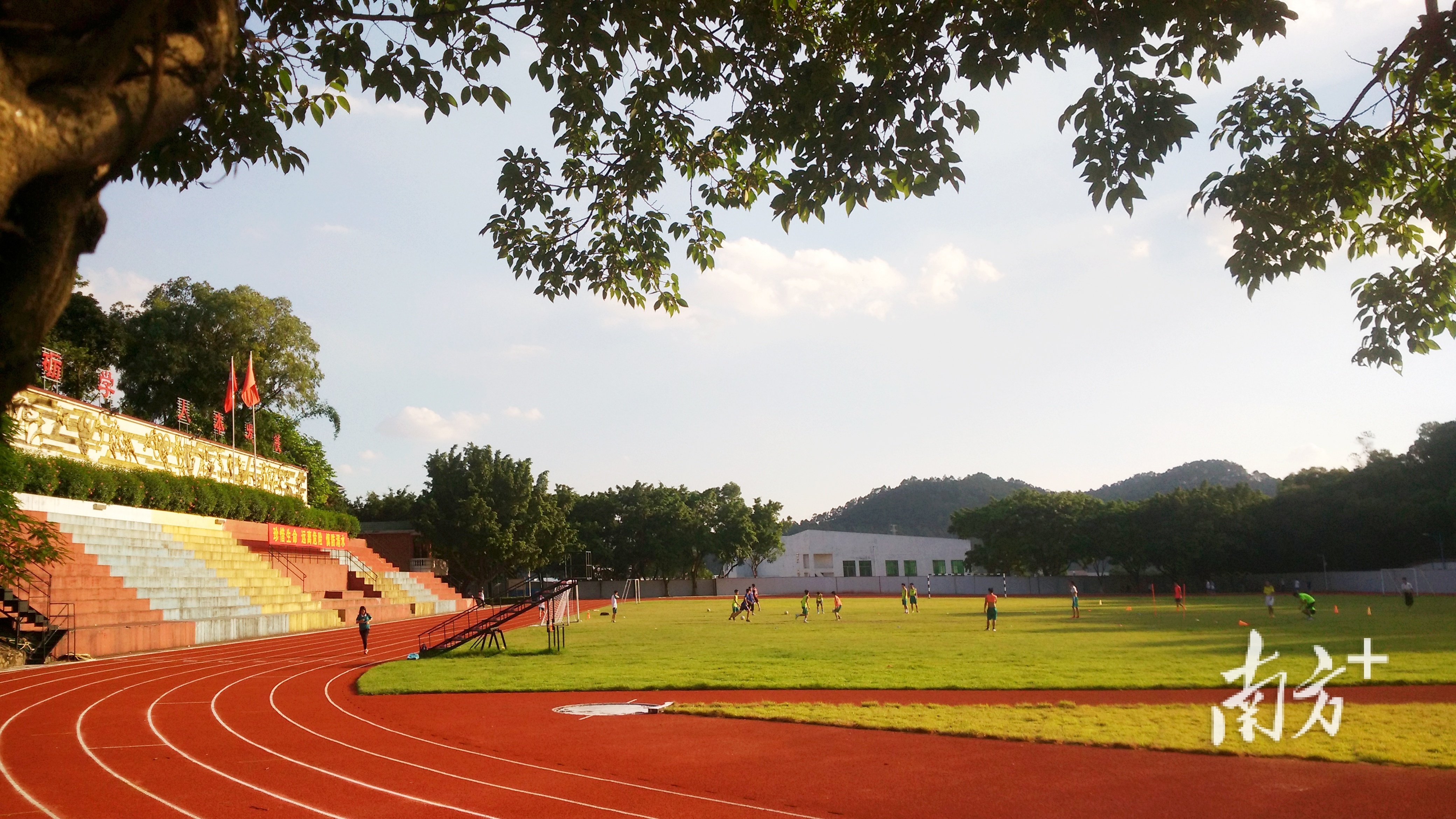 廣州市象賢中學(xué)怎么樣?培養(yǎng)適應(yīng)發(fā)展的時(shí)代新人(圖7)