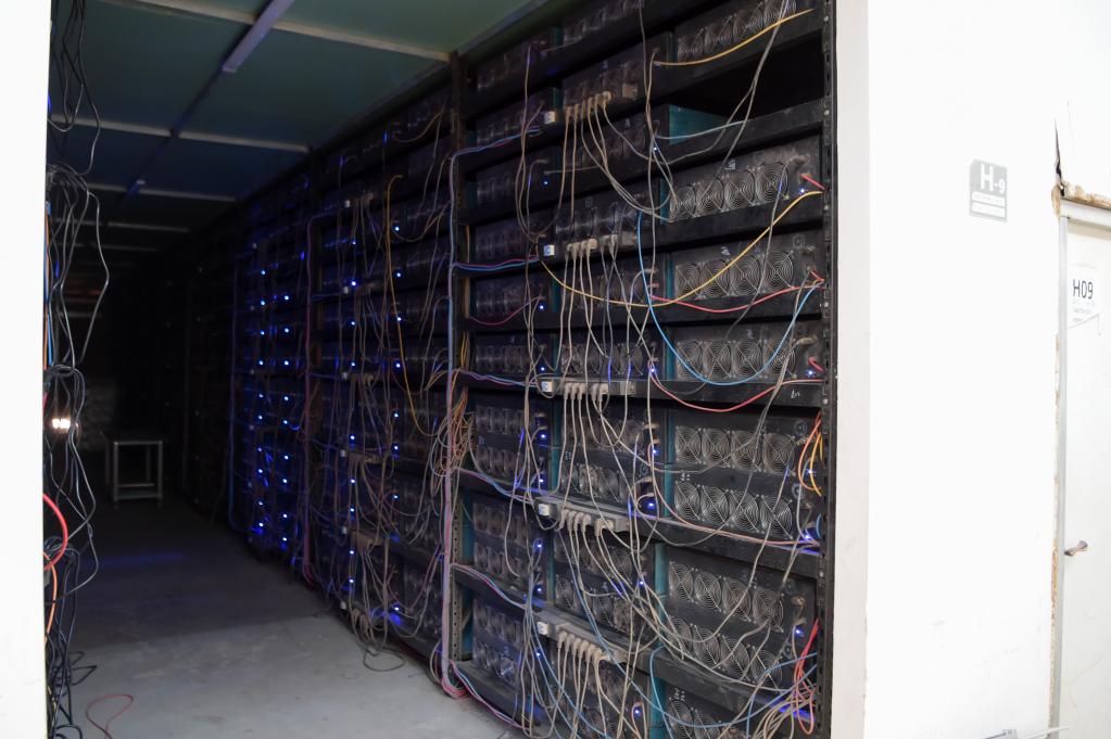 新闻背后的故事｜新华社记者为何紧盯“币圈”