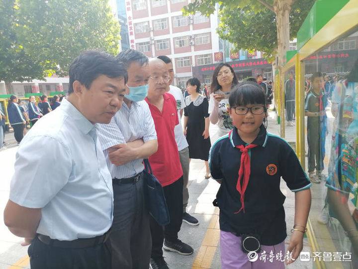 东昌府区光明小学举行校园科技节闭幕式(图1)