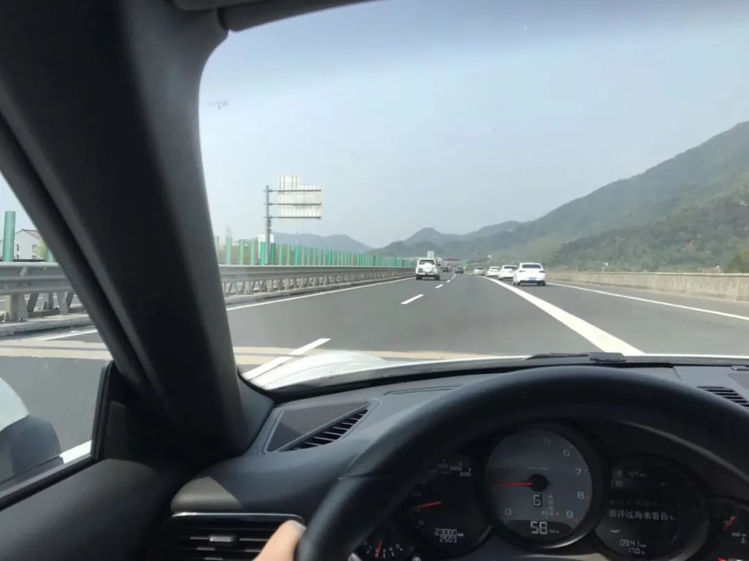 夏季開車，學幾招節油降耗小技巧