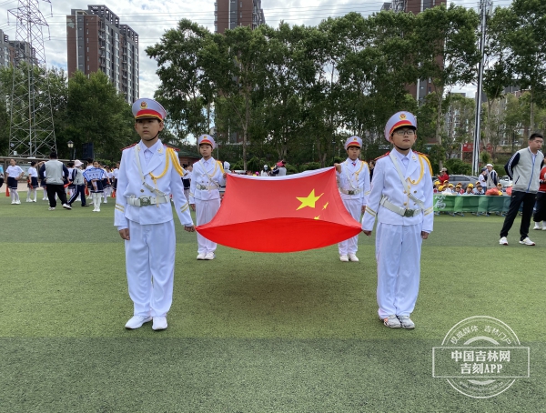 长春市第二实验通达小学怎么样?校园趣味运动会(图2)