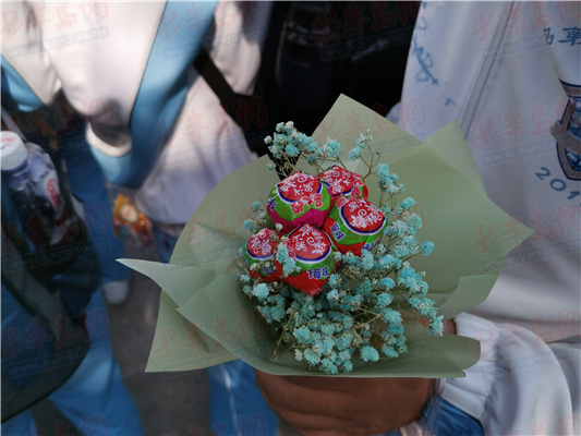 青島第二實驗初級中學(xué)怎么樣?花式助威 一舉奪魁(圖5)