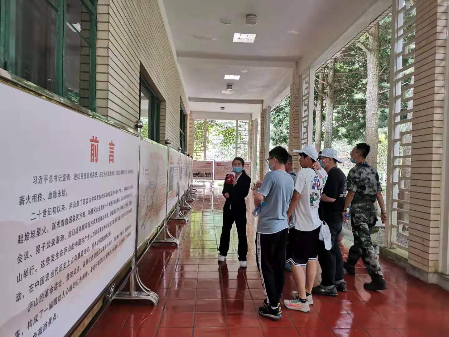 九江金安高級(jí)中學(xué)舉行2021屆高三畢業(yè)典禮(圖5) 九江金安高級(jí)中學(xué)舉行2021屆高三畢業(yè)典禮(圖5)