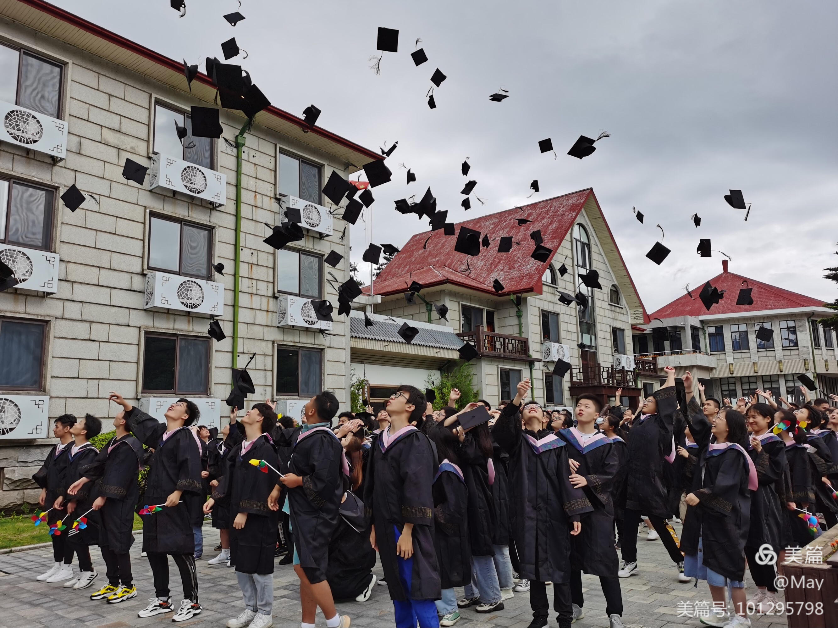 九江金安高級(jí)中學(xué)舉行2021屆高三畢業(yè)典禮(圖12) 九江金安高級(jí)中學(xué)舉行2021屆高三畢業(yè)典禮(圖12)