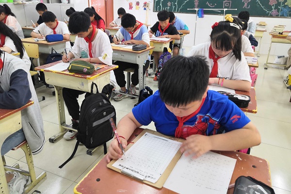 濟(jì)南高新區(qū)小杜家小學(xué)舉行漢字聽寫小達(dá)人評(píng)比(圖2) 濟(jì)南高新區(qū)小杜家小學(xué)舉行漢字聽寫小達(dá)人評(píng)比(圖2)