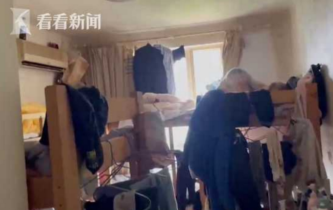 上海一90平米公寓内住39人，连厨房都放了床！看得让人心慌
