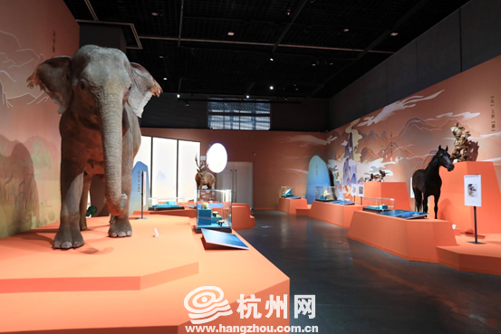 “福禄寿喜·美好生活——中国吉祥文化特展”开幕 近300件具有吉祥寓意的展品亮相浙江自然博物院