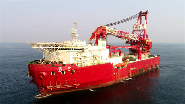 �⸻����ÿ�괴��һ�������һ�������м��֡��������